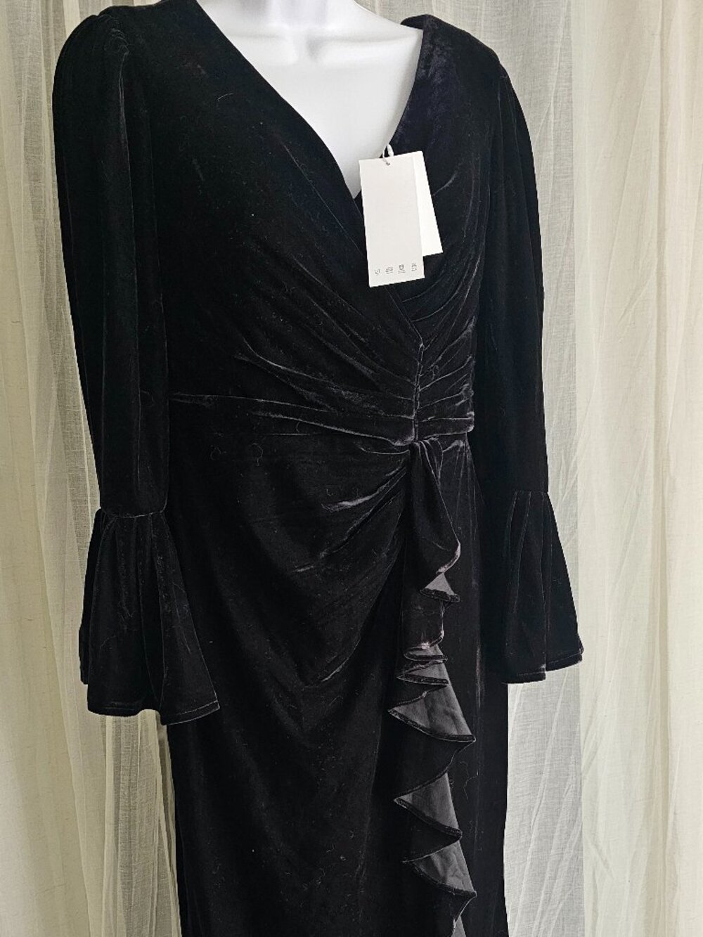 Women's Long Sleeve Velvet Front Ruffle Maxi Goth Dress Black Size 6 NWT